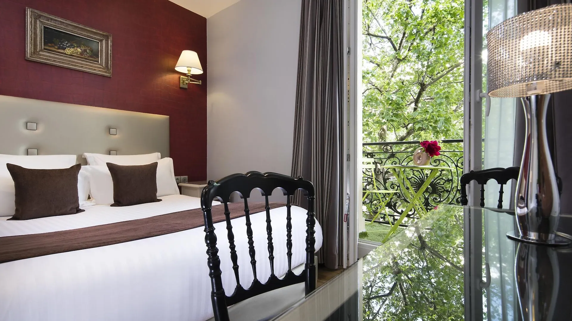 פריז Hotel Plaza Elysees