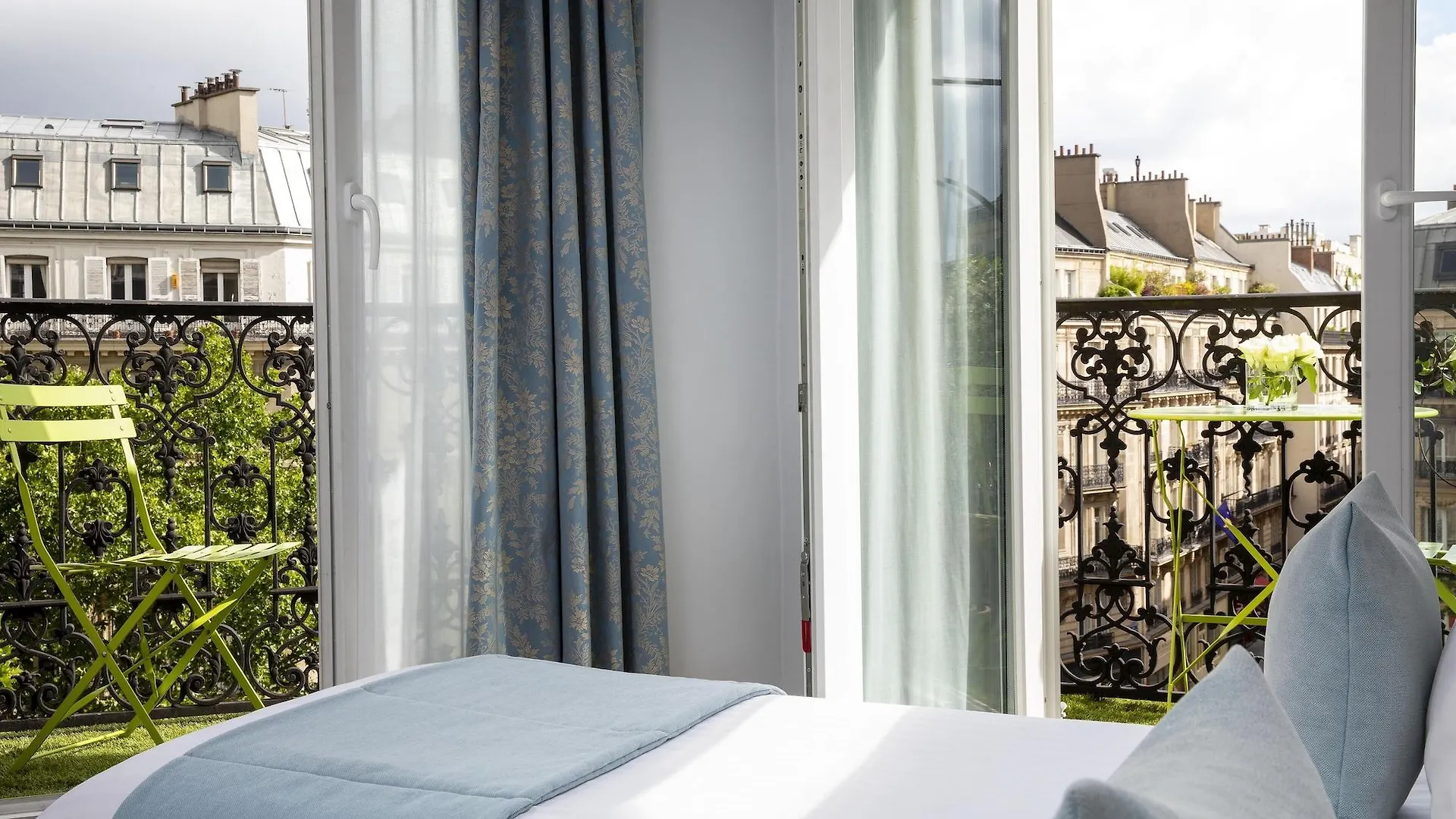 פריז Hotel Plaza Elysees