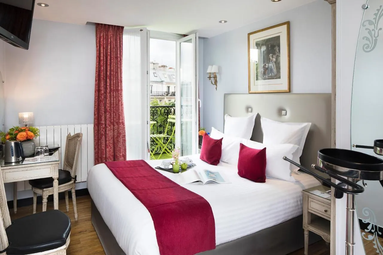 פריז Hotel Plaza Elysees 4*,