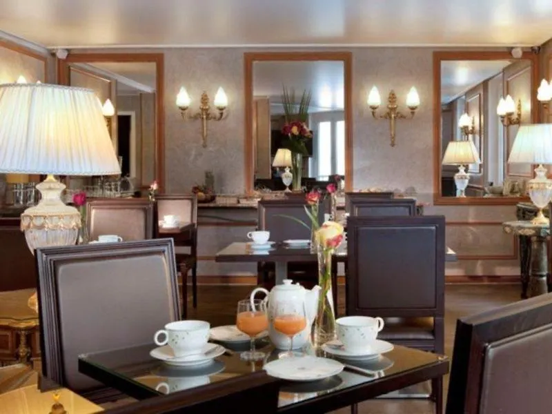 פריז Hotel Plaza Elysees