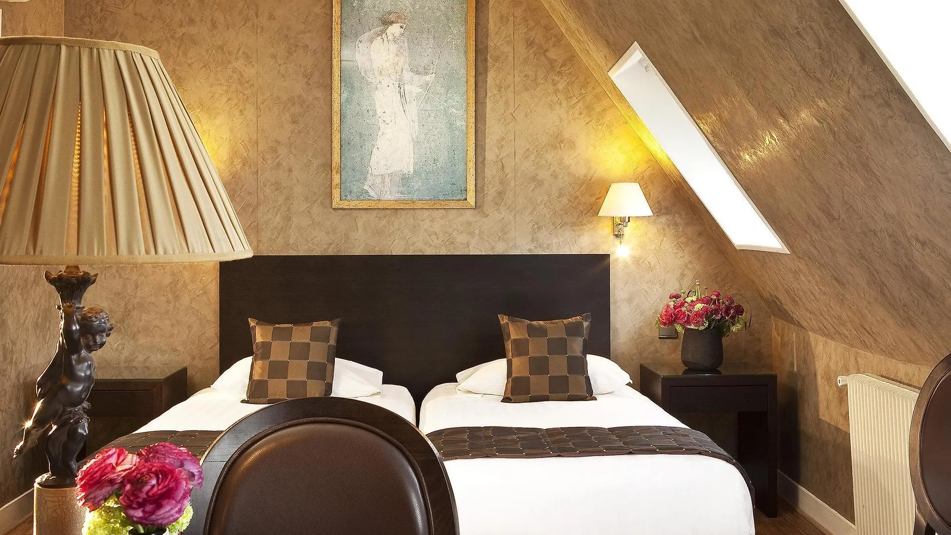פריז Hotel Plaza Elysees