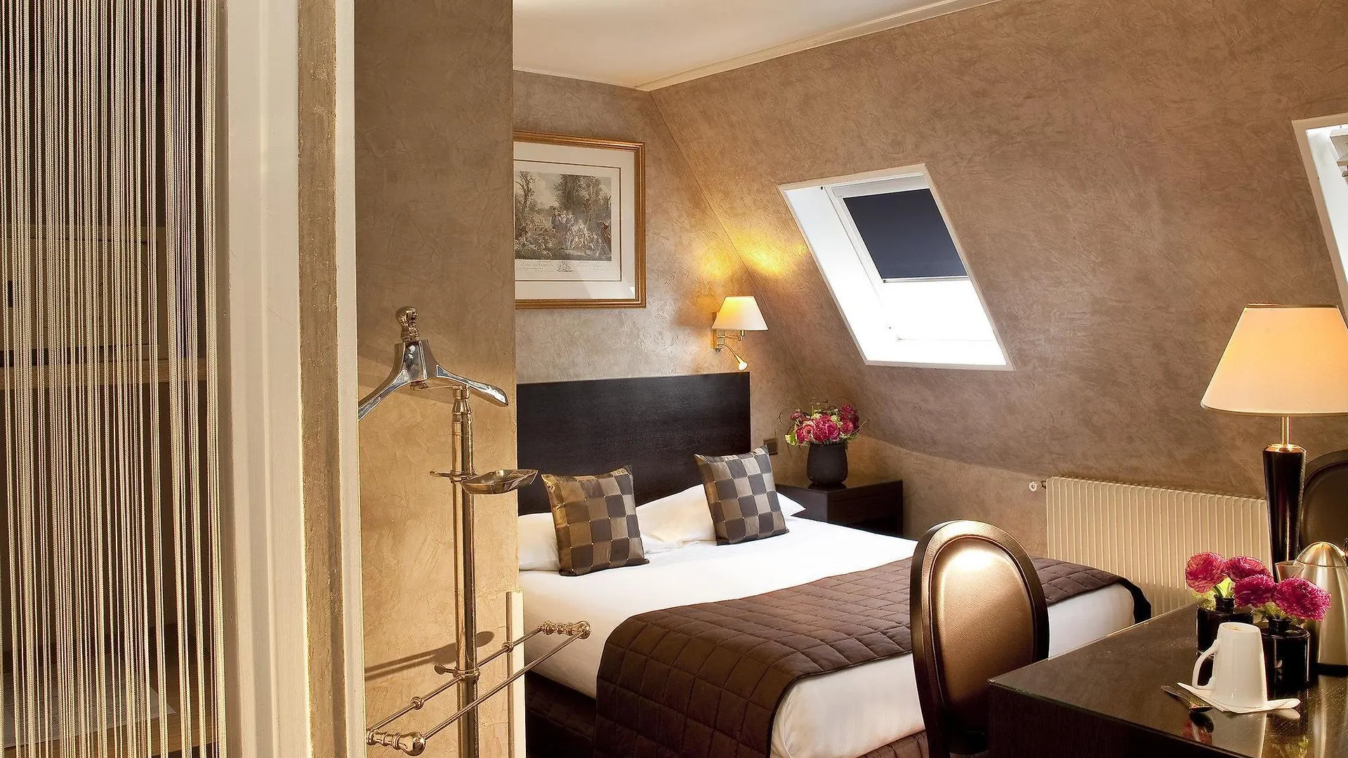 פריז Hotel Plaza Elysees