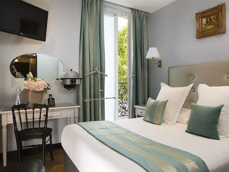 ****  פריז Hotel Plaza Elysees צרפת