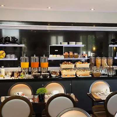 פריז Hotel Plaza Elysees
