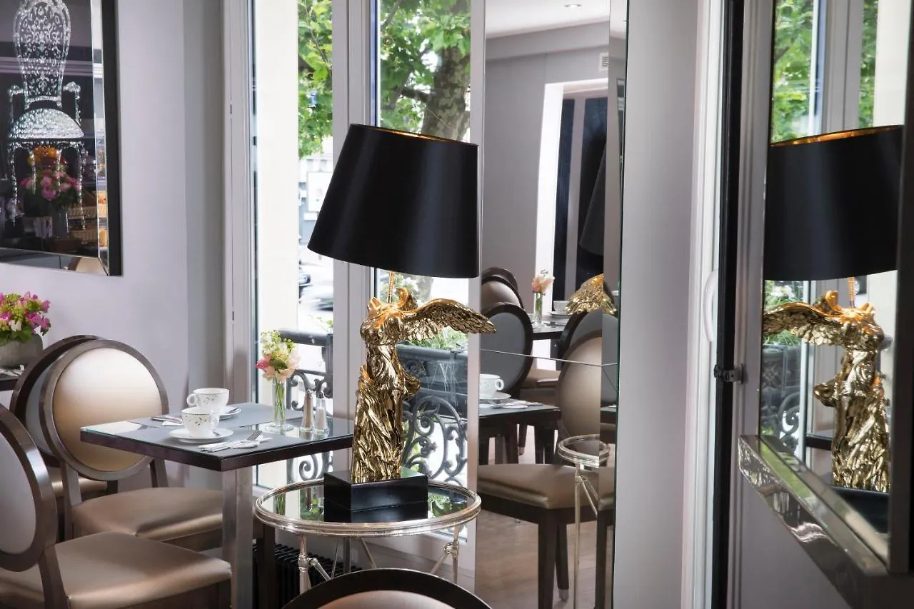 פריז Hotel Plaza Elysees