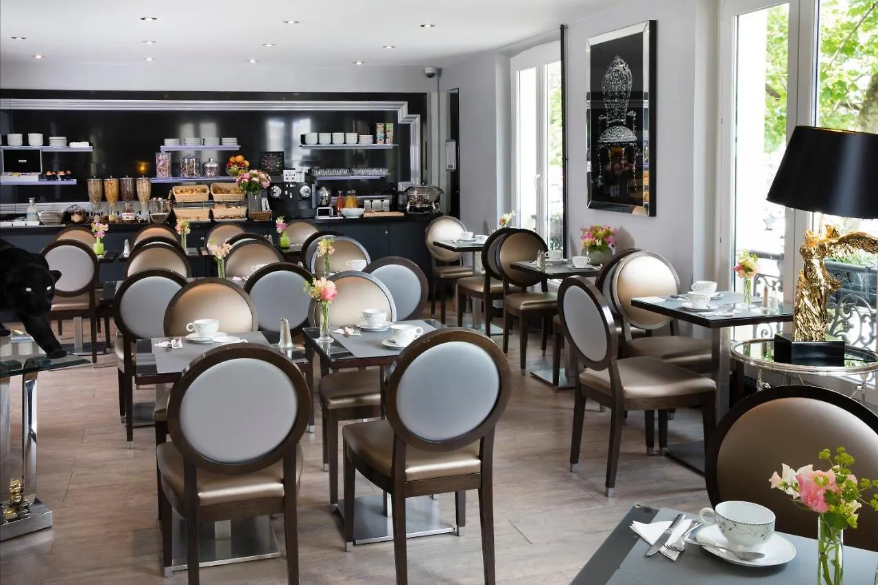 פריז Hotel Plaza Elysees