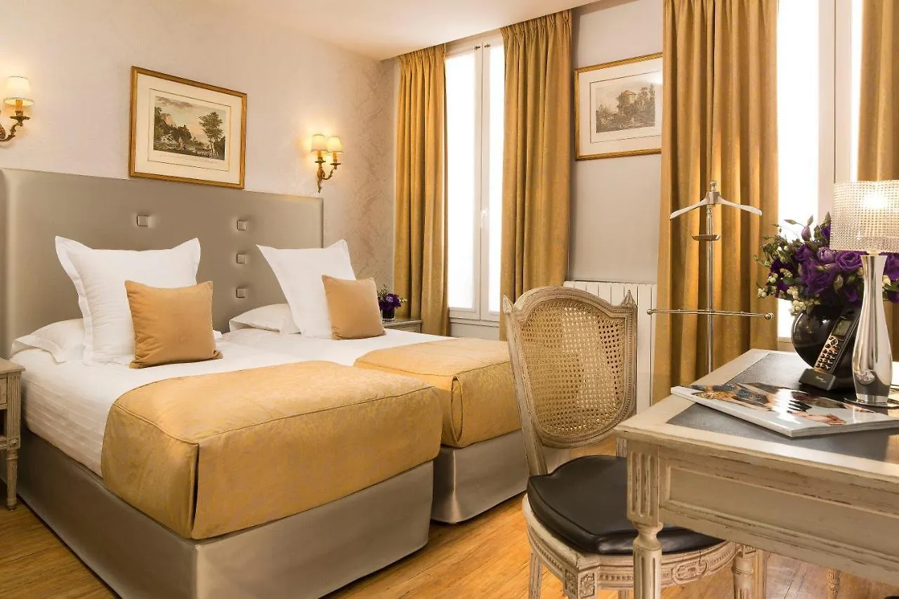 פריז Hotel Plaza Elysees 4*,
